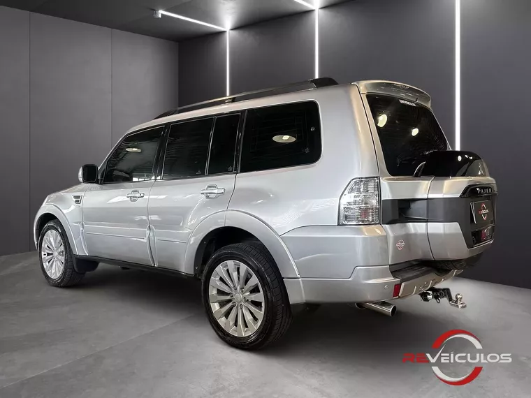 Mitsubishi Pajero Full Prata 3