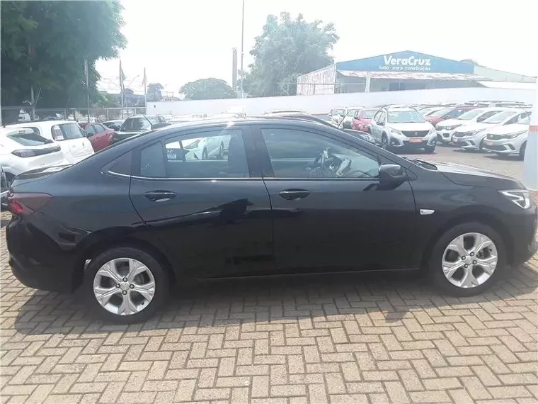 Chevrolet Onix Preto 6