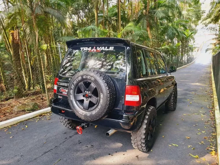 Mitsubishi Pajero TR4 Preto 6