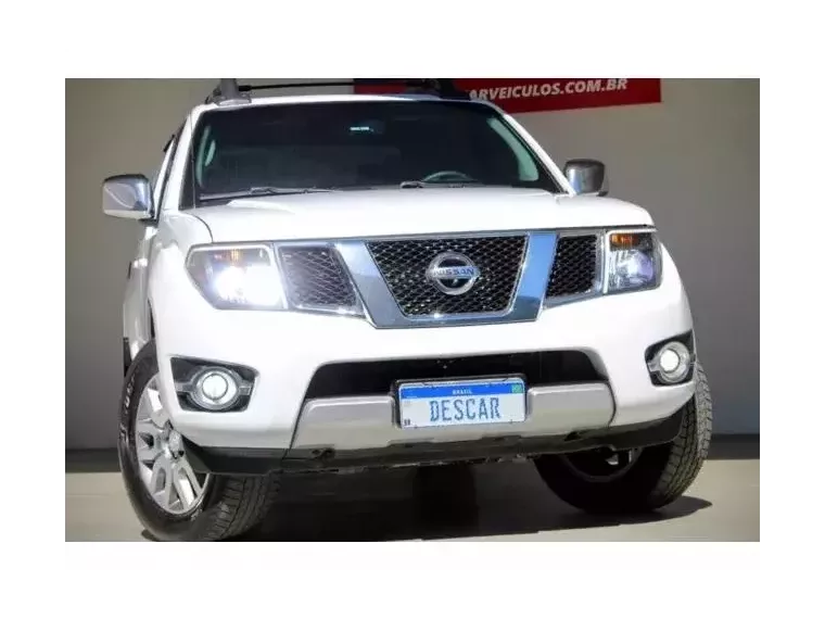 Nissan Frontier Branco 6