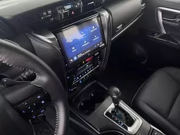 Toyota Hilux SW4