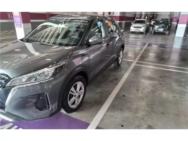 Nissan Kicks Cinza 10