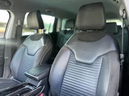 Jeep Commander