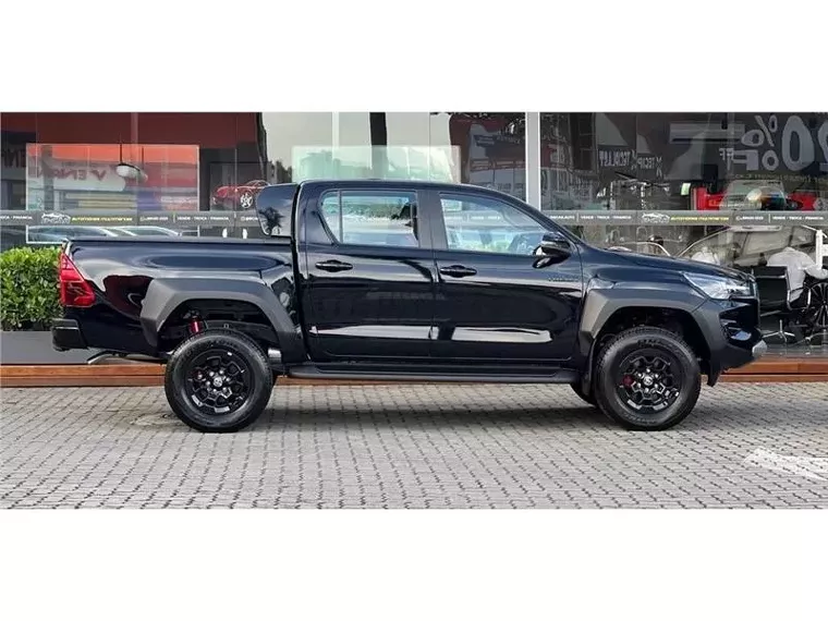 Toyota Hilux Preto 15