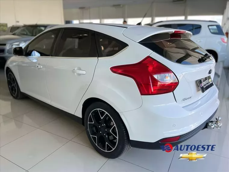 Ford Focus Branco 8