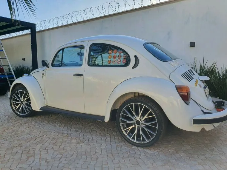 Volkswagen Fusca Branco 3