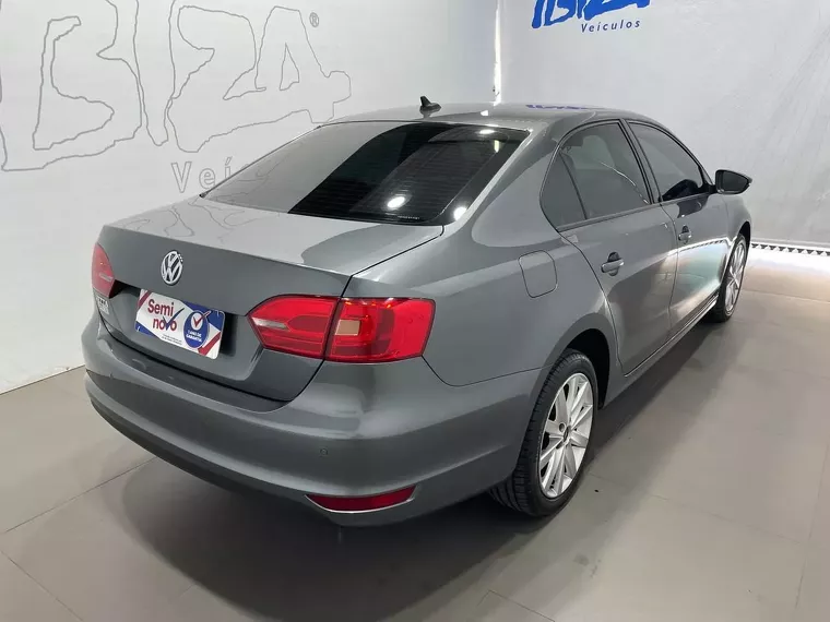 Volkswagen Jetta Cinza 7