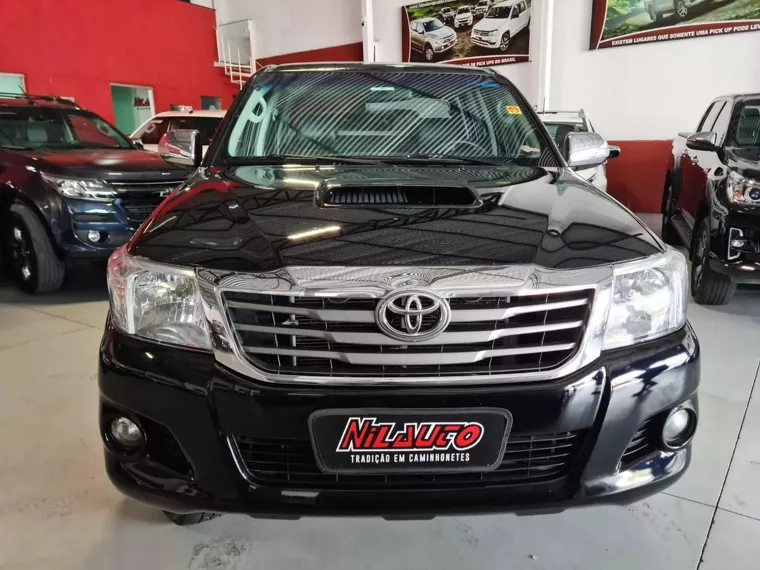 Toyota Hilux Preto 8