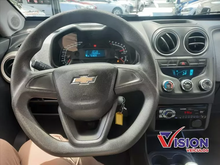 Chevrolet Montana Prata 15