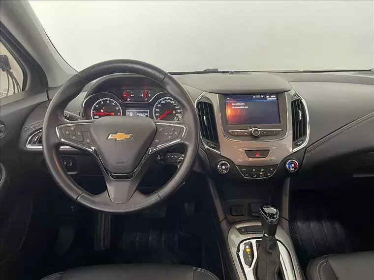 Chevrolet Cruze Prata 4