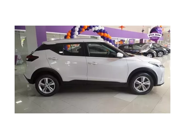 Nissan Kicks Branco 4