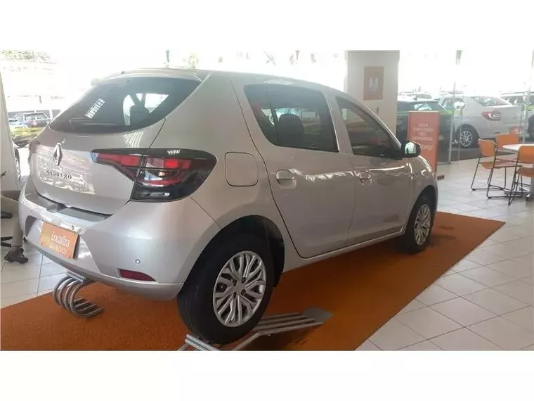 Renault Logan Prata 5