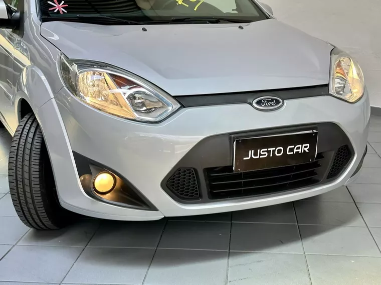 Ford Fiesta Prata 11