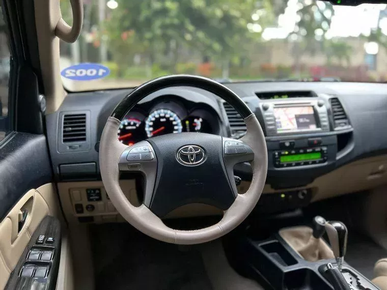 Toyota Hilux Cinza 16