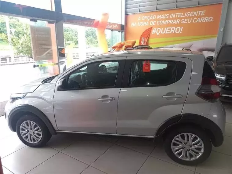 Fiat Mobi Prata 13