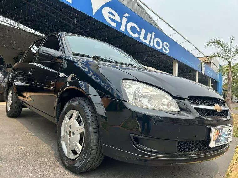 Chevrolet Classic Preto 2