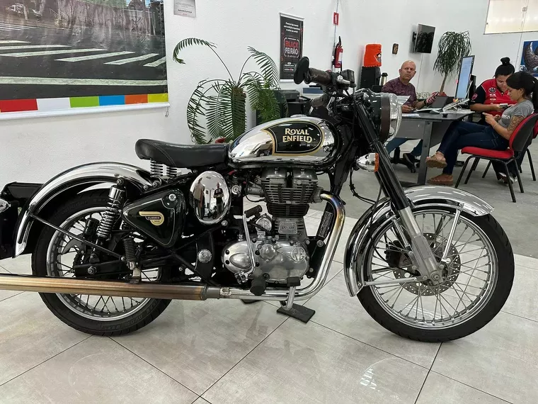 Royal Enfield Classic Verde 1