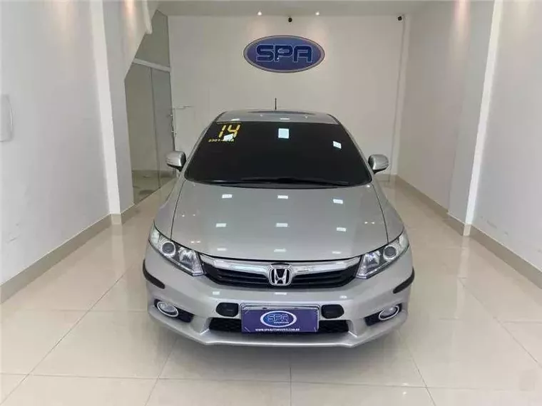 Honda Civic Prata 4