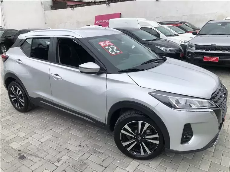 Nissan Kicks Prata 8