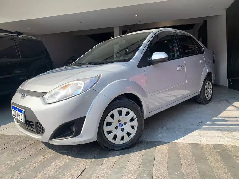 Ford Fiesta Prata 2