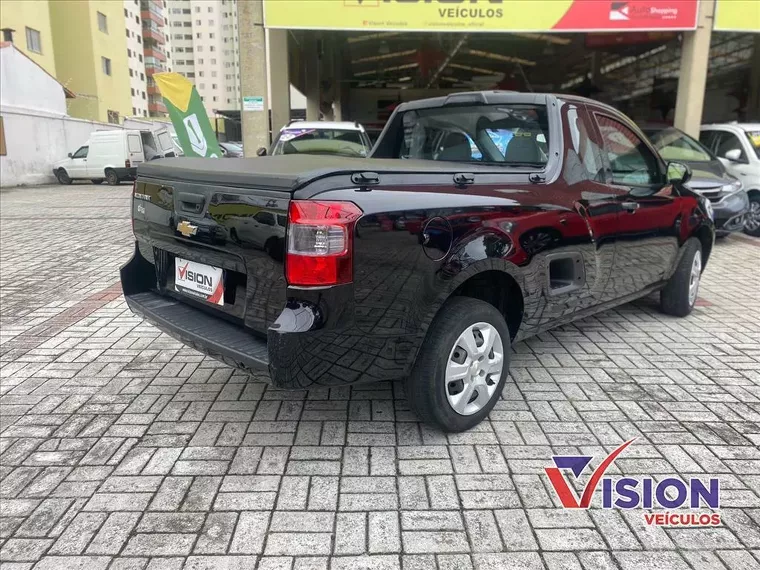 Chevrolet Montana Preto 4