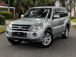 Mitsubishi Pajero Full