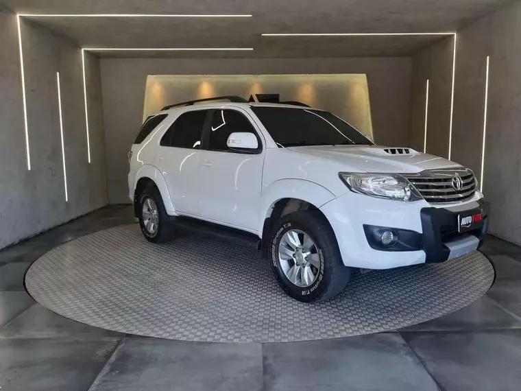 Toyota Hilux SW4 Branco 1