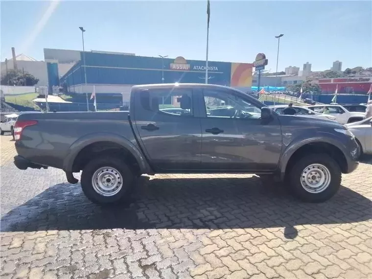 Mitsubishi L200 Triton Cinza 4