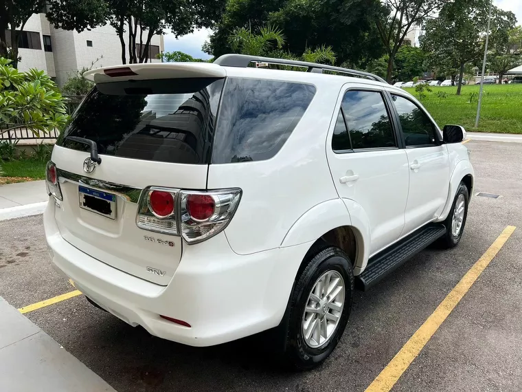 Toyota Hilux SW4 Branco 2