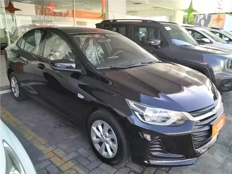 Chevrolet Onix Preto 5