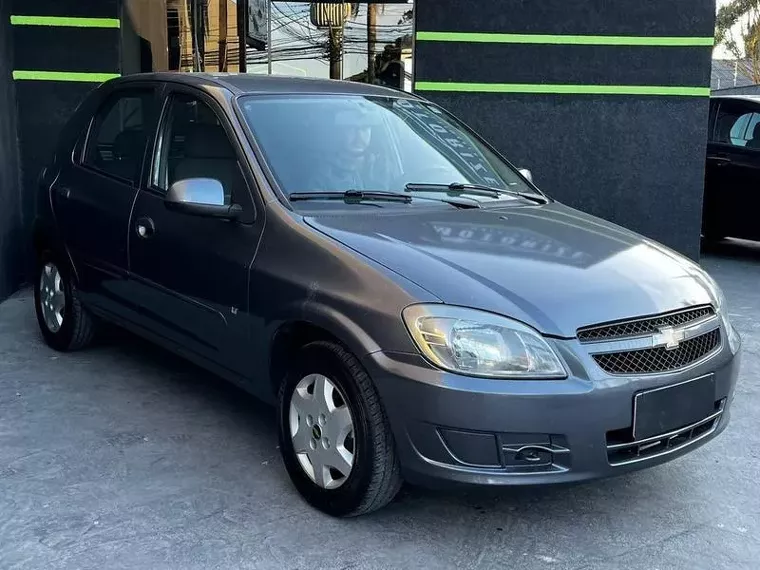 Chevrolet Celta Cinza 4