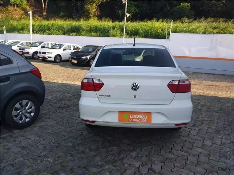 Volkswagen Voyage Branco 8