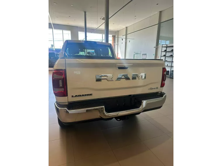 RAM 2500 Branco 4