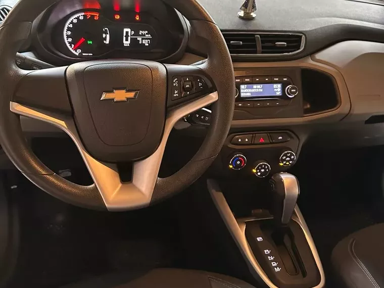 Chevrolet Onix Prata 11