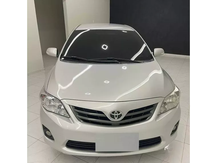 Toyota Corolla Prata 3