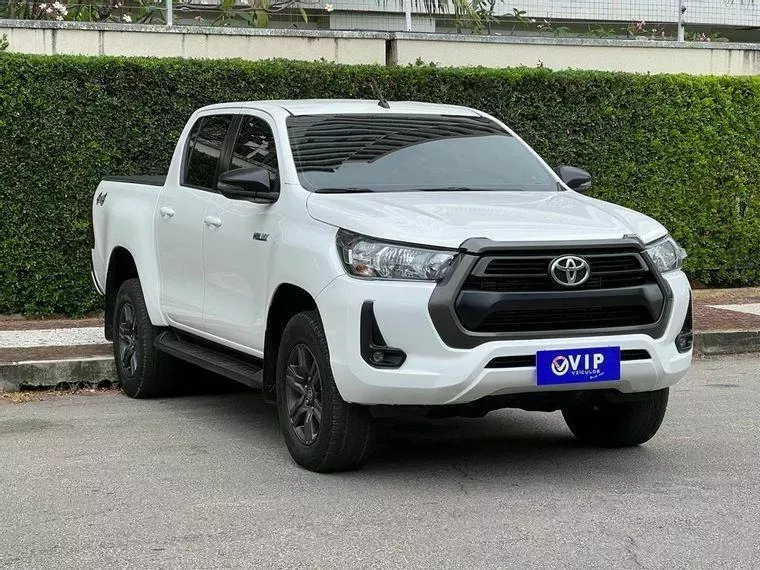 Toyota Hilux Branco 5