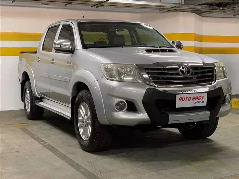 Toyota Hilux Prata 16