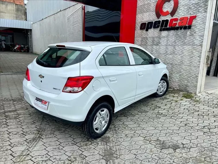 Chevrolet Onix Branco 8