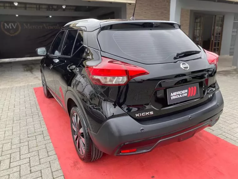 Nissan Kicks Preto 4