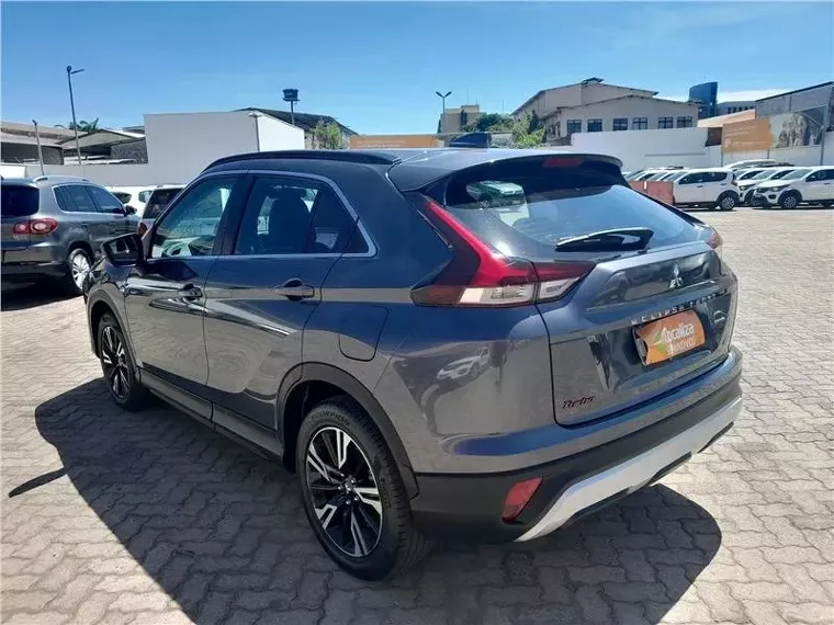 Mitsubishi Eclipse Cross Cinza 3