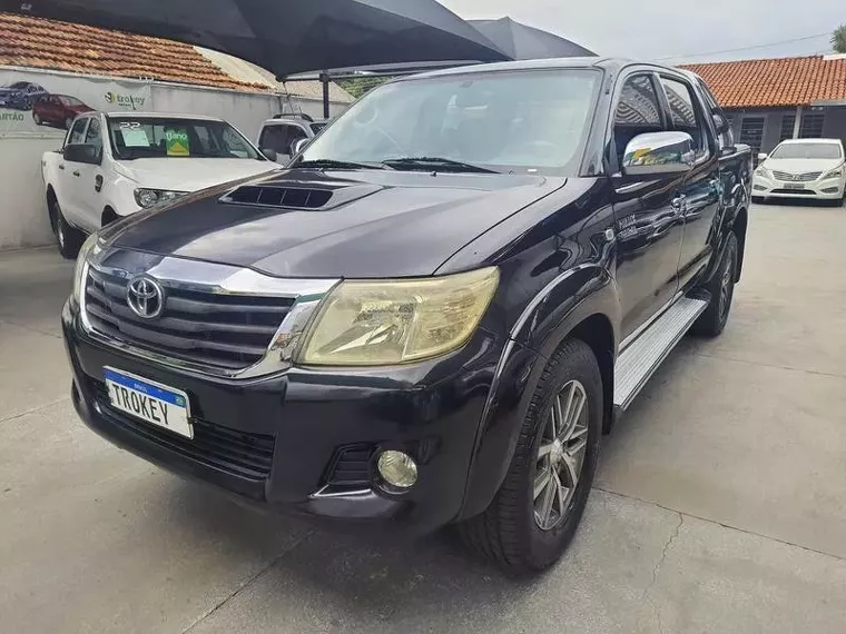 Toyota Hilux Preto 11