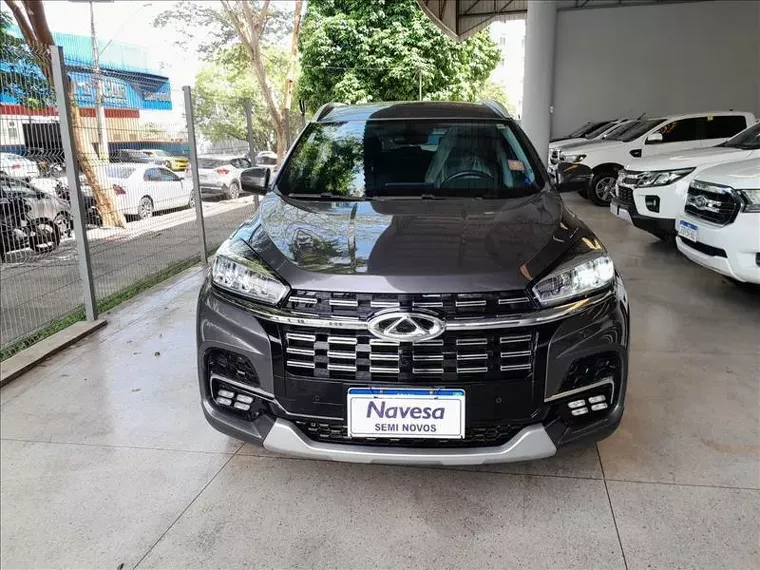 Chery Tiggo 8 Cinza 1