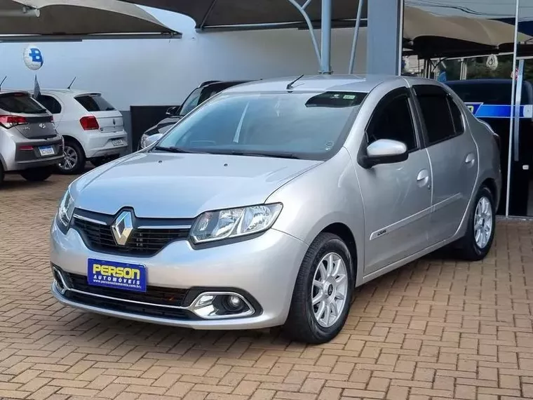 Renault Logan Prata 3