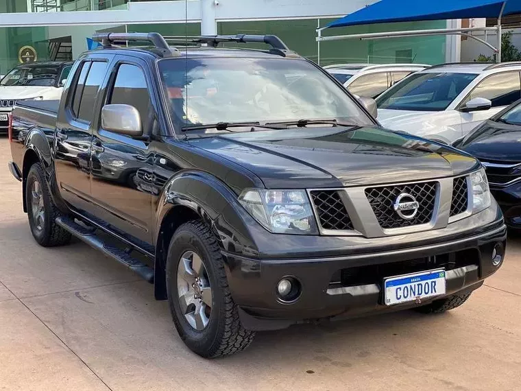 Nissan Frontier Preto 5