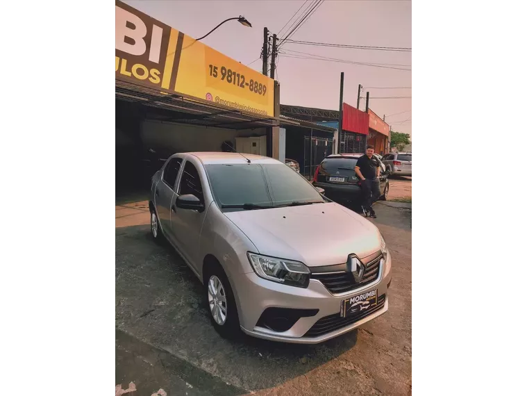 Renault Logan Prata 3