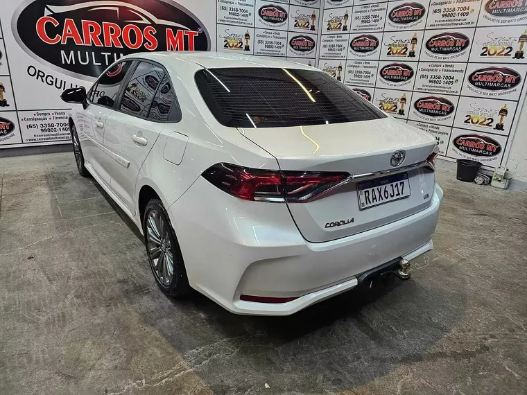 Toyota Corolla Branco 4