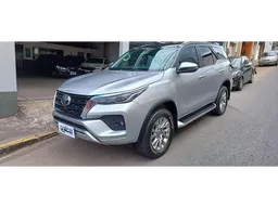 Toyota Hilux SW4