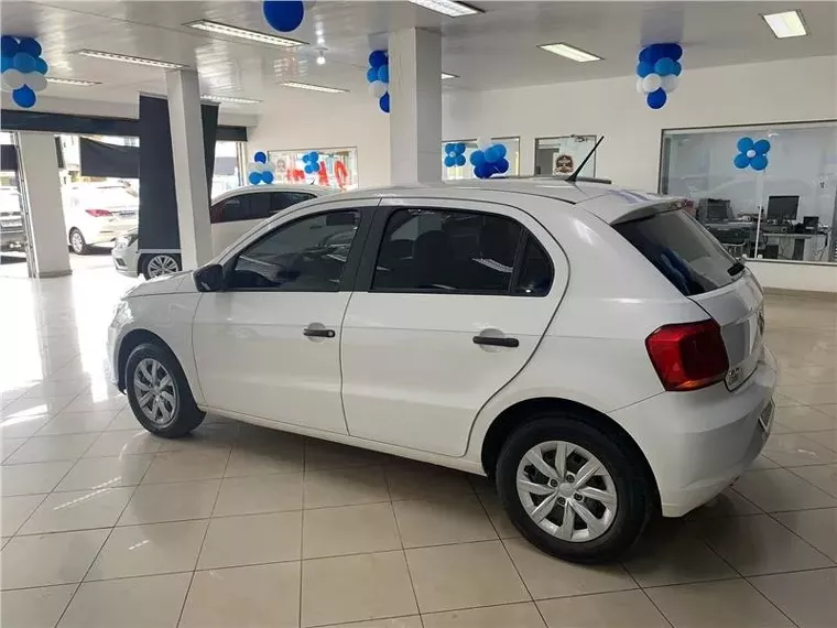 Volkswagen Gol Branco 9