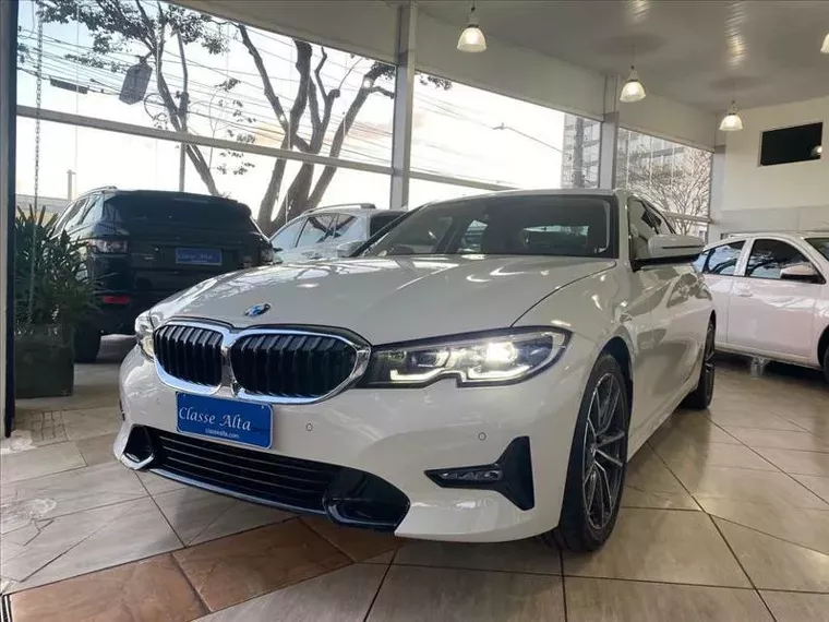 BMW 320i Branco 15