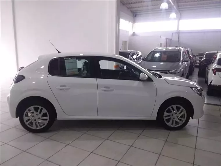 Peugeot 208 Branco 3